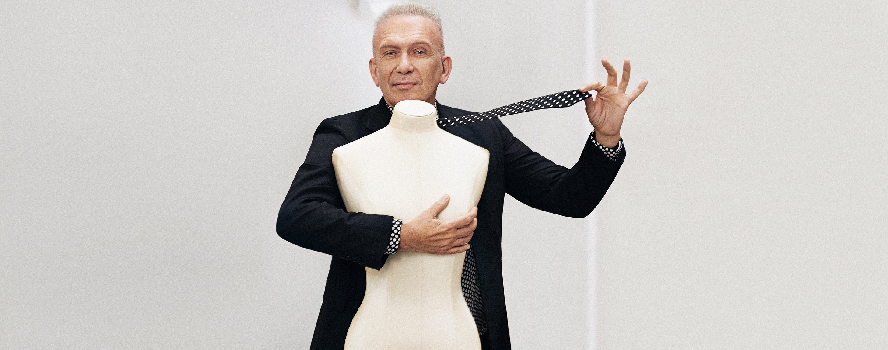header-page-edito-terriblement-gaultier-jpg-portrait (1)-compressed.jpg